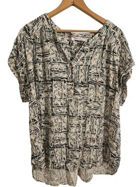 Rose & Olive Lightweight Rayon Abstract Short Sleeve Blouse XXL